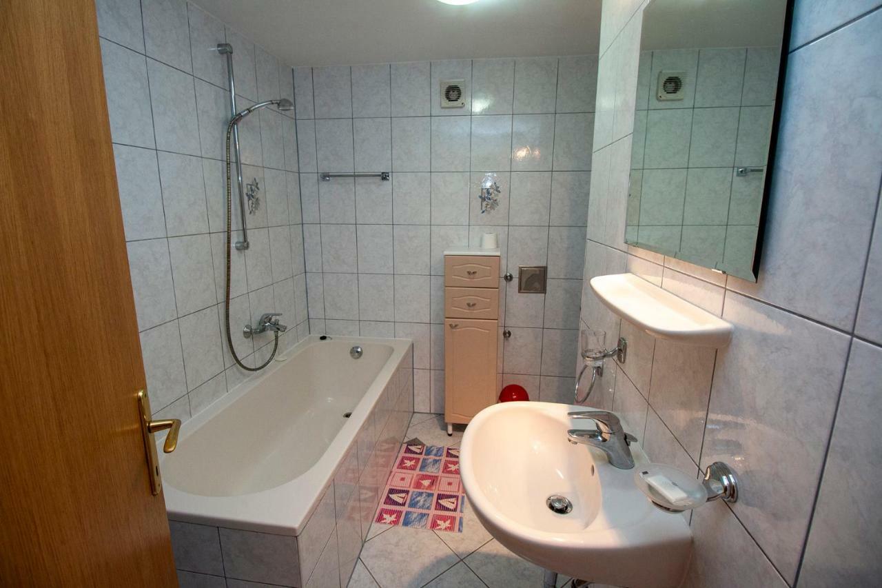 Apartmani Vrljicak Omis Exterior photo