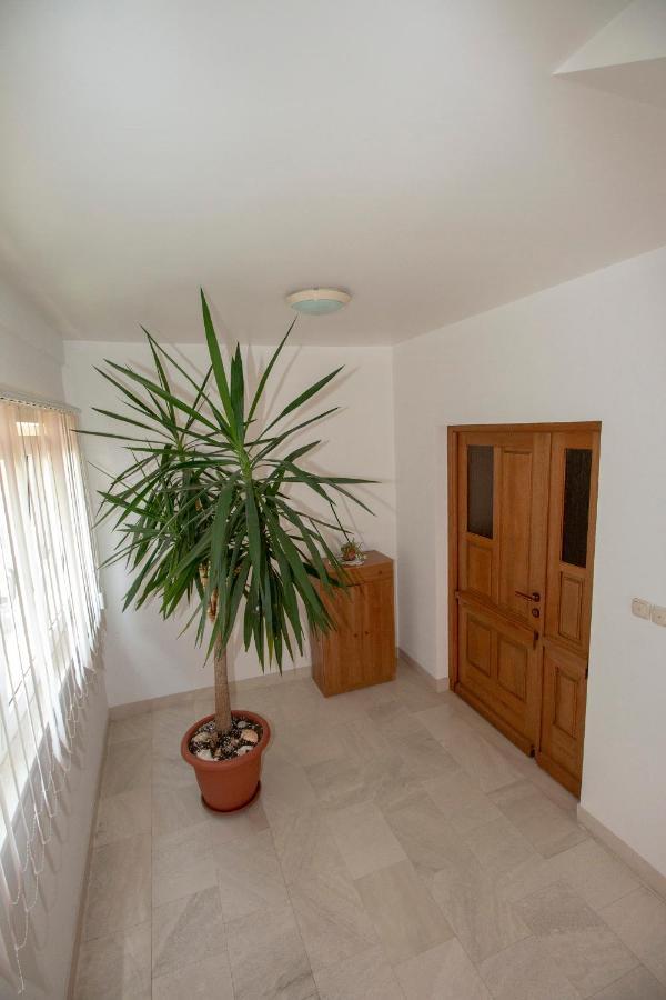Apartmani Vrljicak Omis Exterior photo