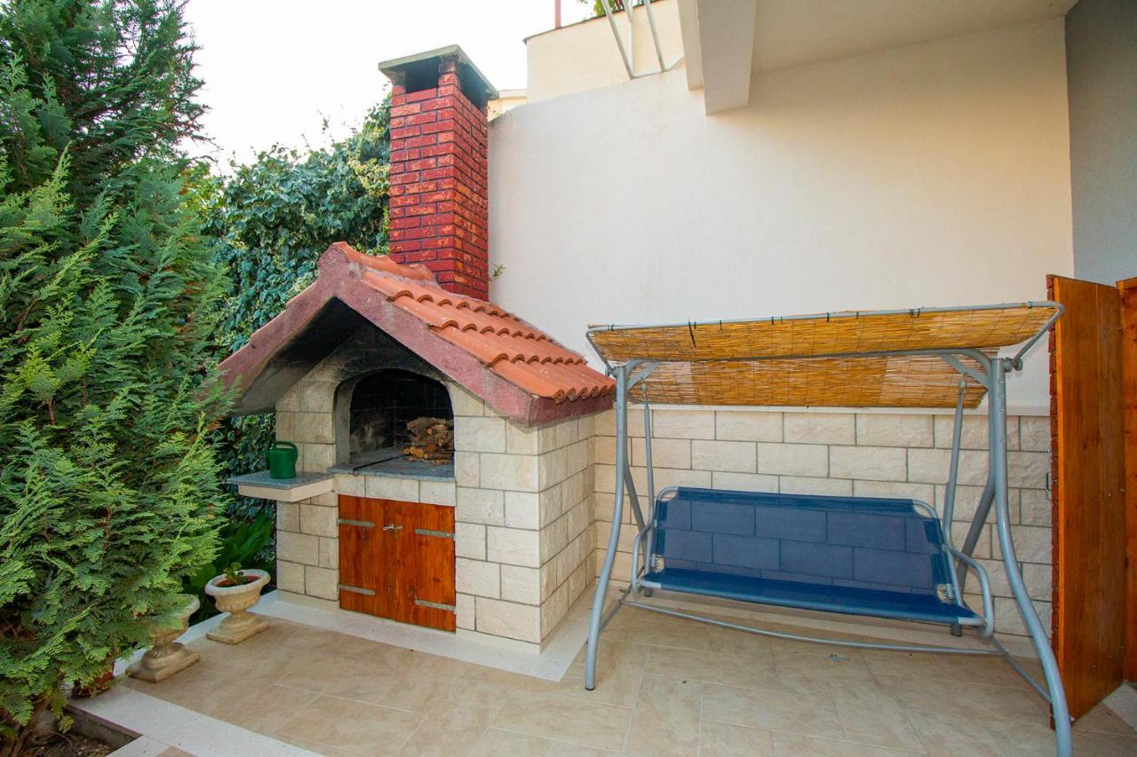 Apartmani Vrljicak Omis Exterior photo